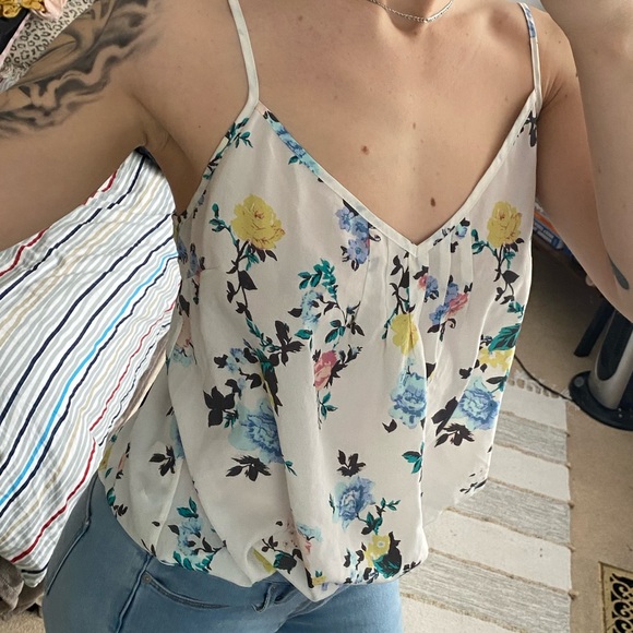 Floral flowers Aritzia camisole by Talula - Picture 5 of 5
